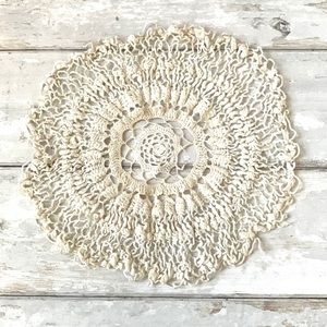 Vintage Round Doilie Lace Tablecloth Centerpiece Table Decor 12in Across